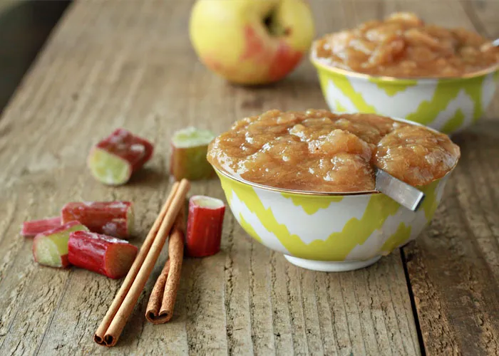 Rhubarb applesauce